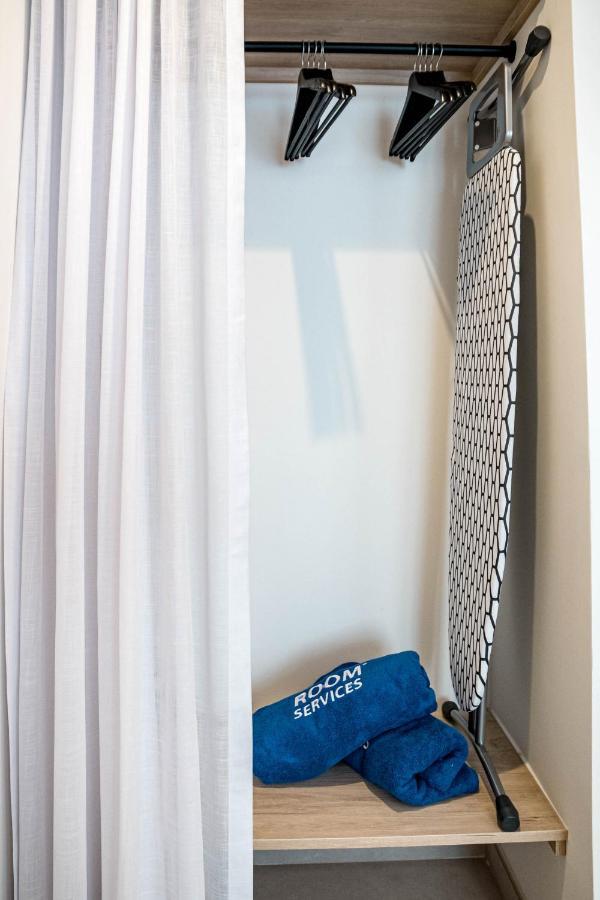 Seaclub Suites Estepona By Roomservices المظهر الخارجي الصورة