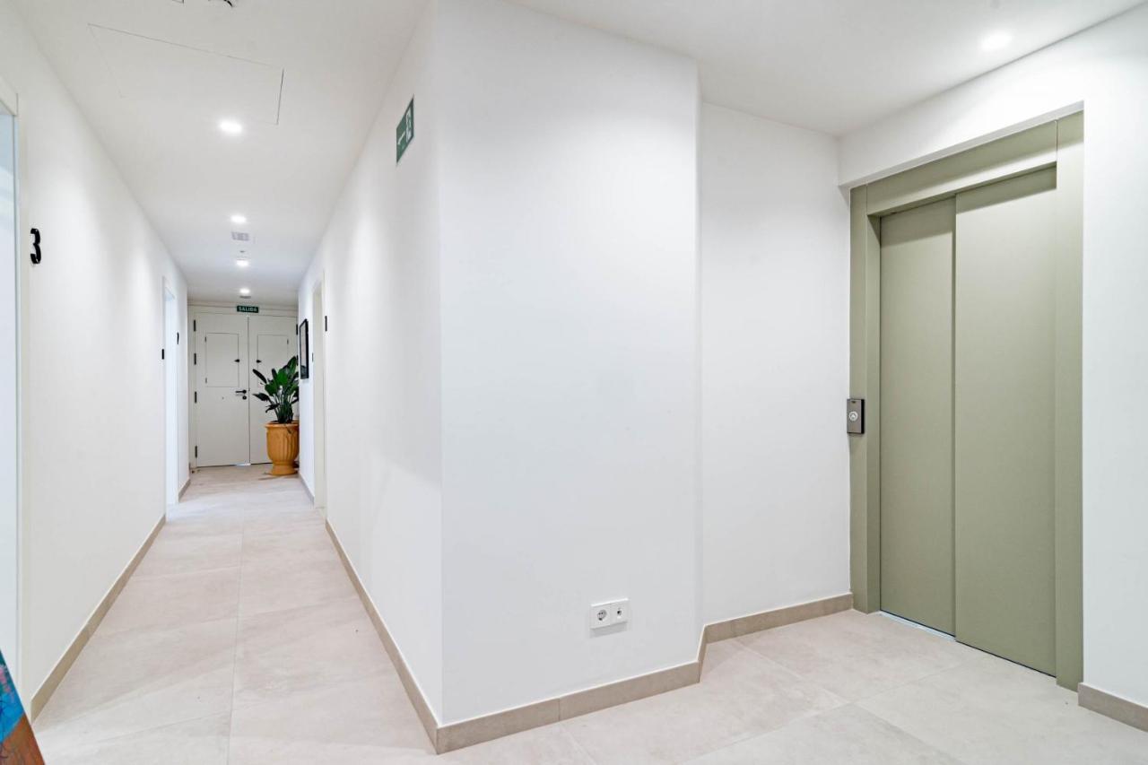 Seaclub Suites Estepona By Roomservices المظهر الخارجي الصورة
